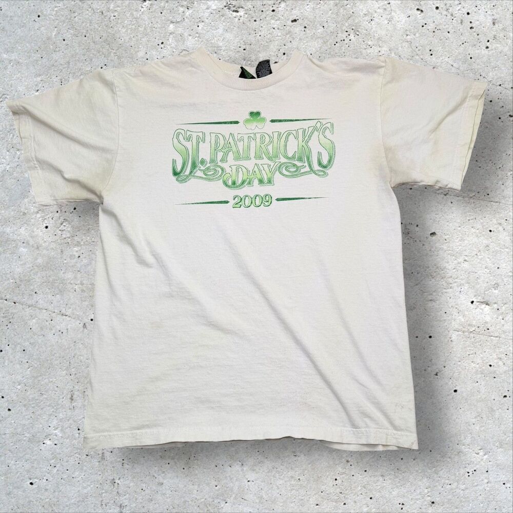 St. Patrick’s Day 2009 T Shirt Men’s Large St Paddy’s White Shirt Distressed